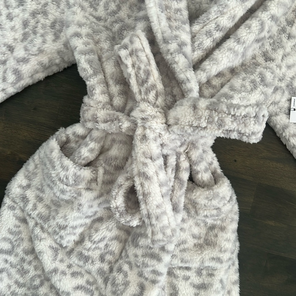 🎁SONOMA LEOPARD ROBE 🎁 - Picture 3 of 9